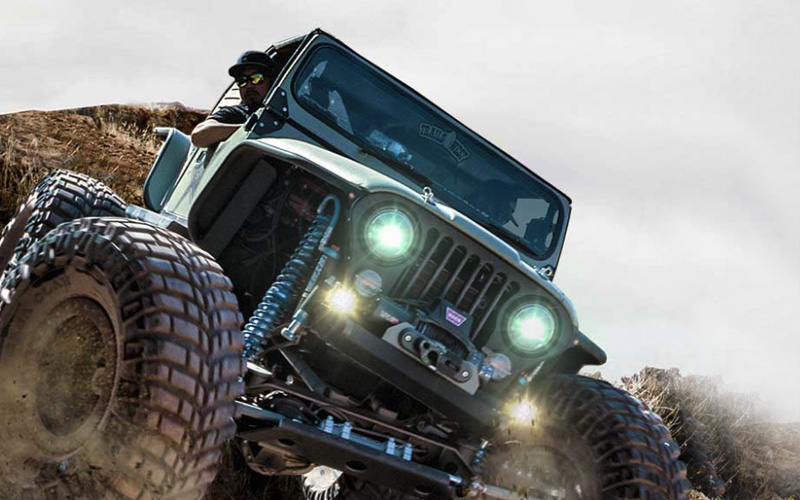 offroad jeep in mud